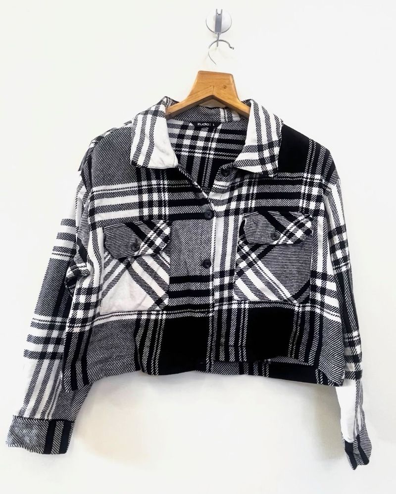 Stylish Plaid Cropped Shirt