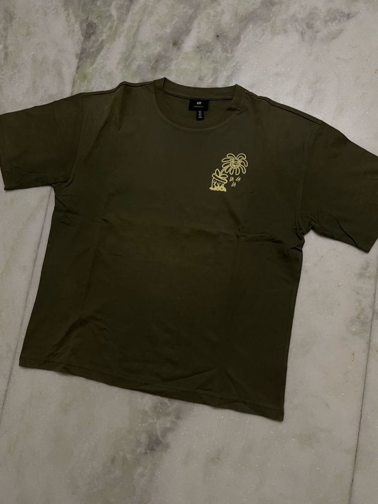 H&amp;M Olive Green Graphic Oversized T-Shirt