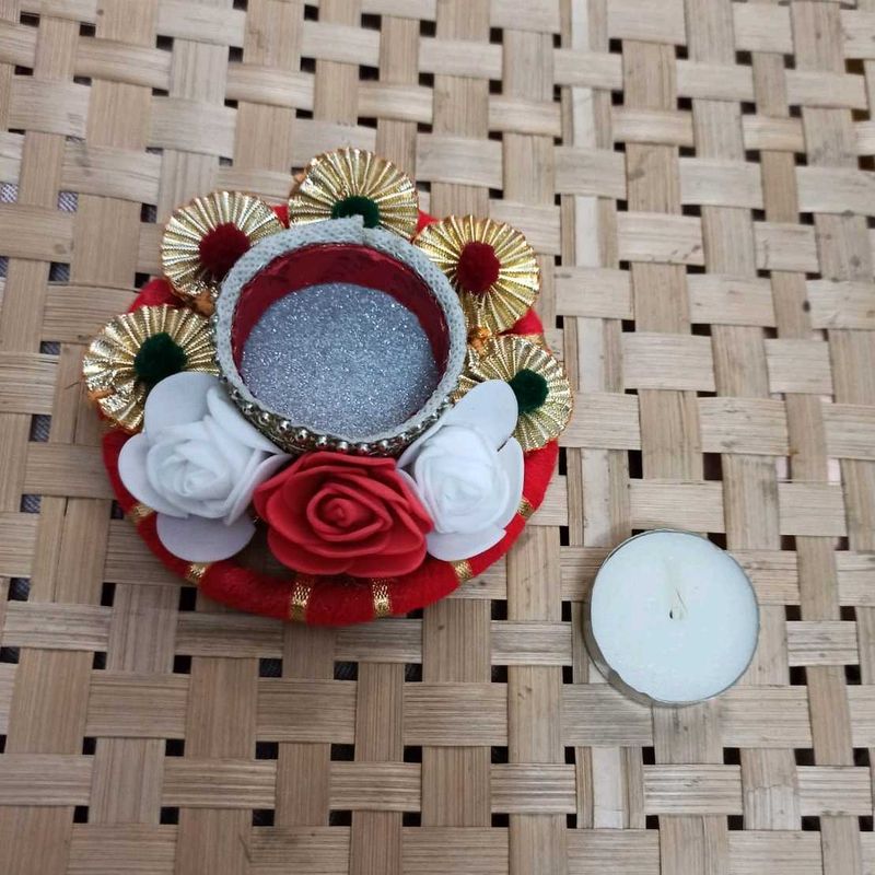 Festive T-light Candle Holder