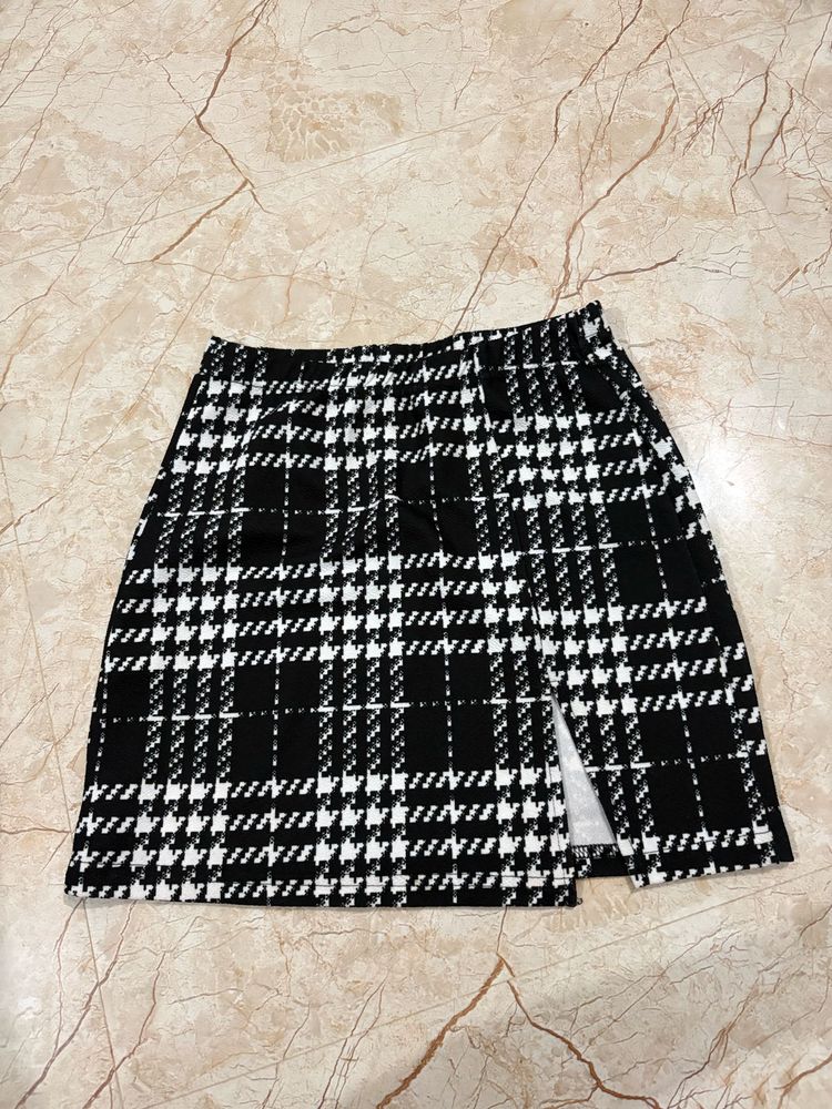 Black &amp; White Plaid Mini Skirt with Slit