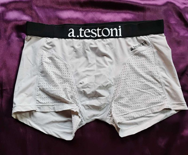 A. Testonk Cream Coloure Trnks
