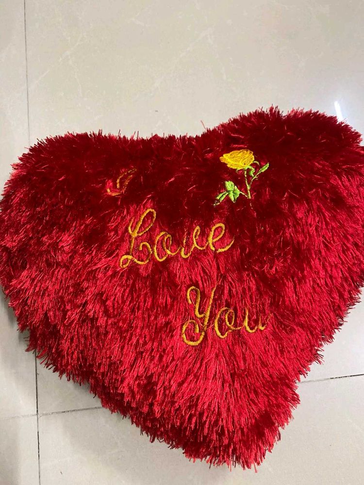 Heart-Shaped "I Love You" Plush Pillow