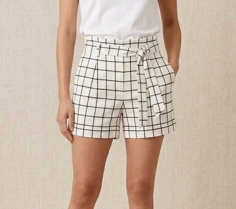 Plaid off white shorts