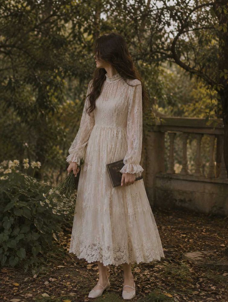 Vintage Elegant delicate Lace dress 🫧🦢✨️