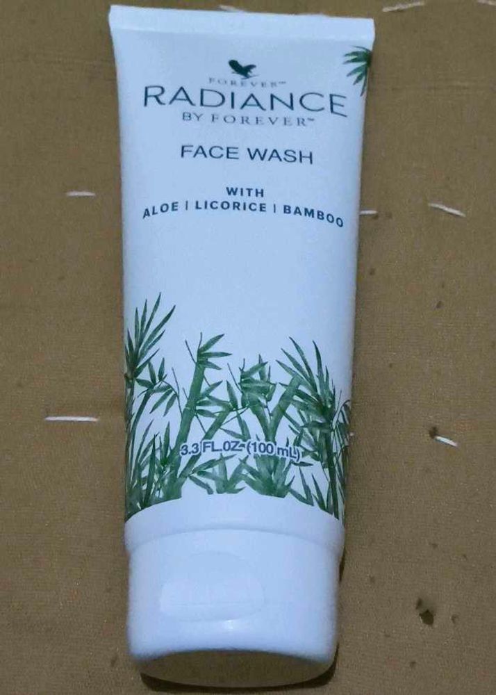 Forever Radiance Face Wash with Aloe