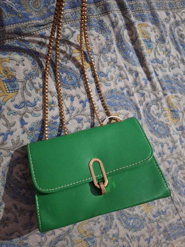 savana Green Chain Shoulder Bag