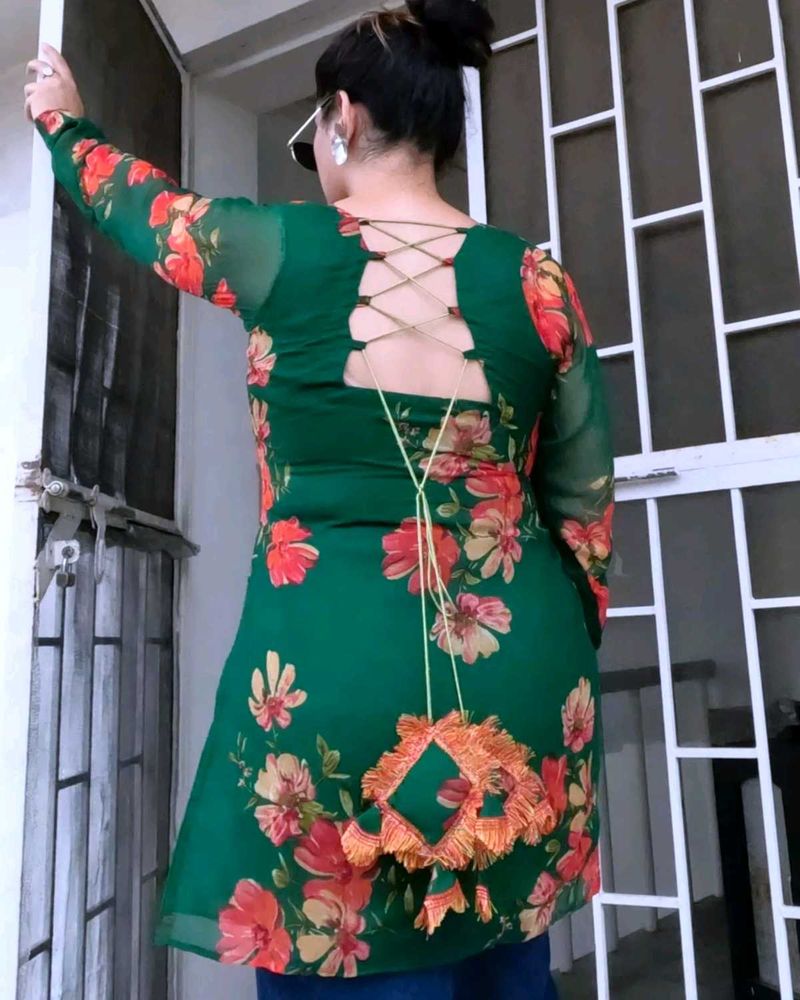 Kurta With Lots Of Tussels