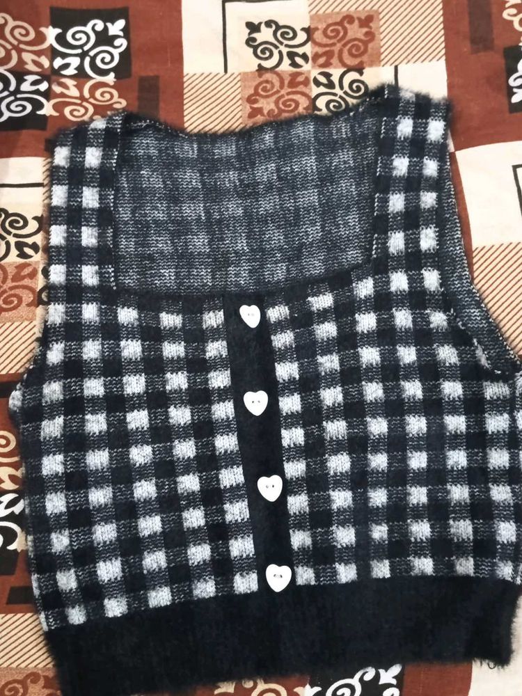 Cute Gingham Knit Vest