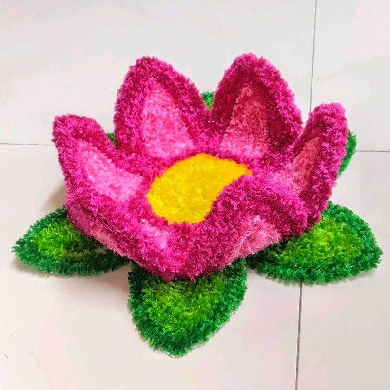 Handmade woolen lotus aasan