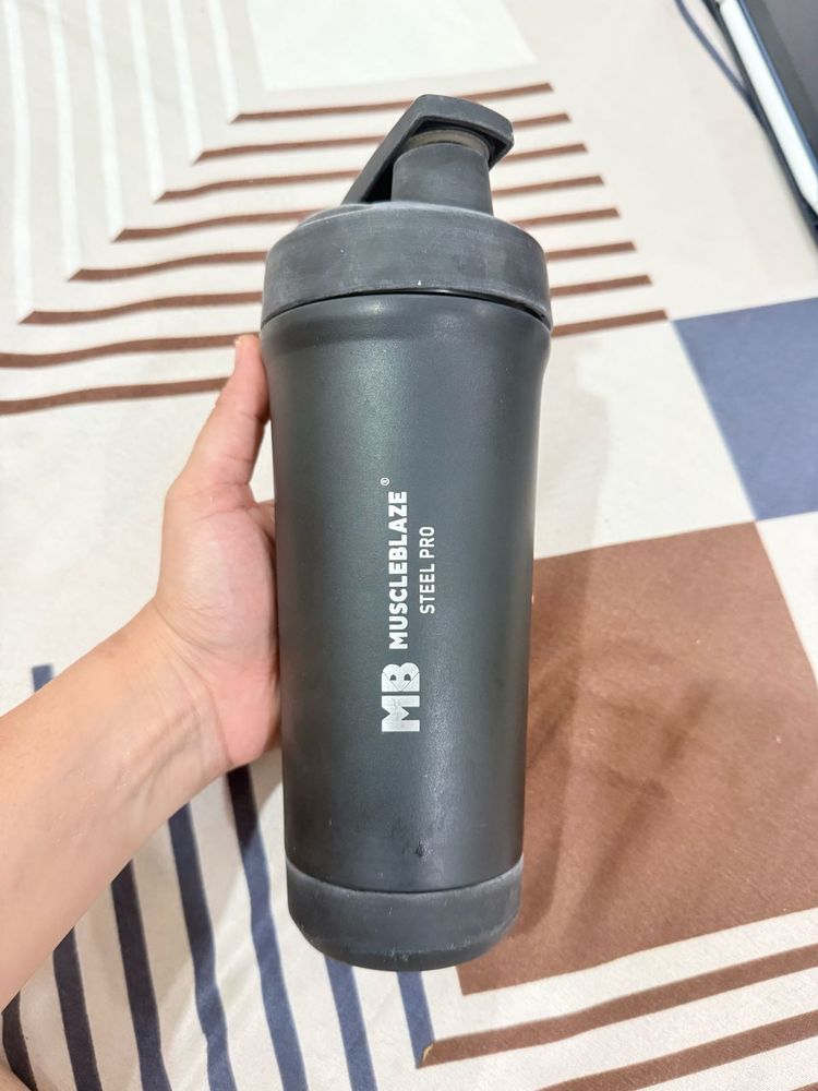 Muscleblaze Steel Pro Shaker Bottle