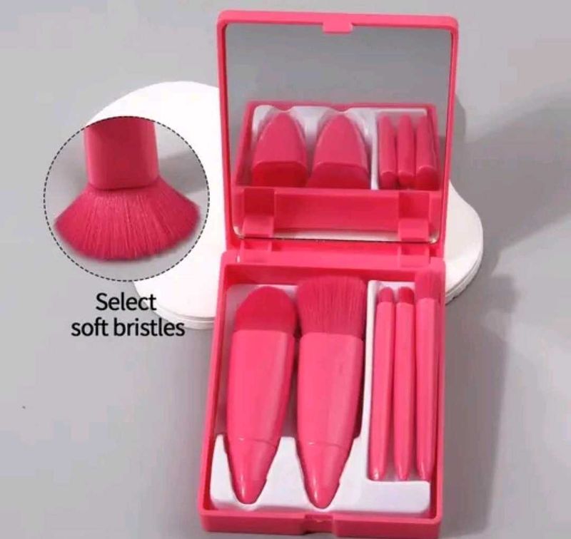 Makeup Brush Applicator Set of 5 with Mirror