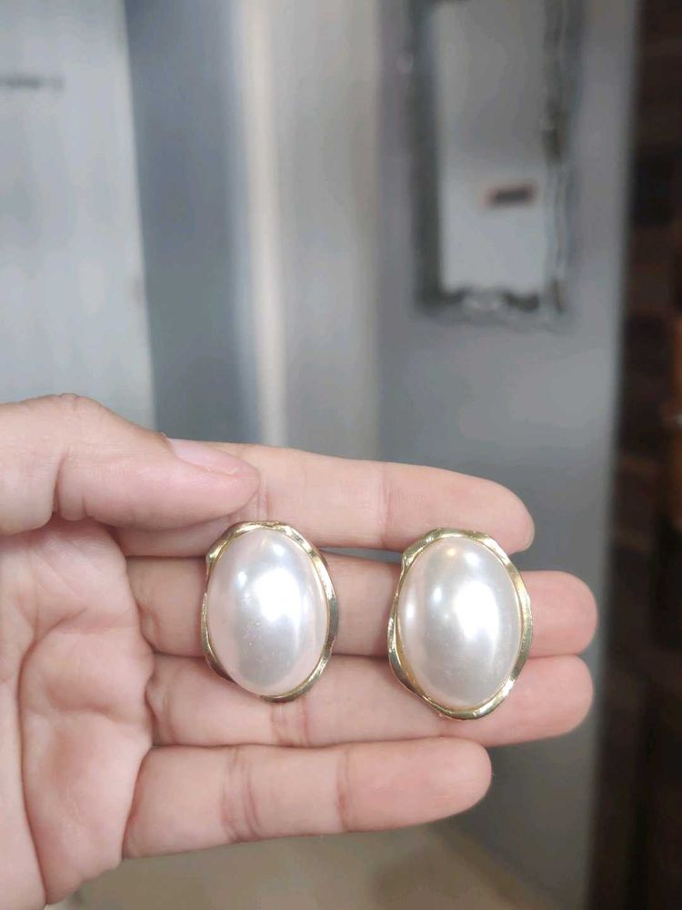 Elegant Pearl and Gold Earrings