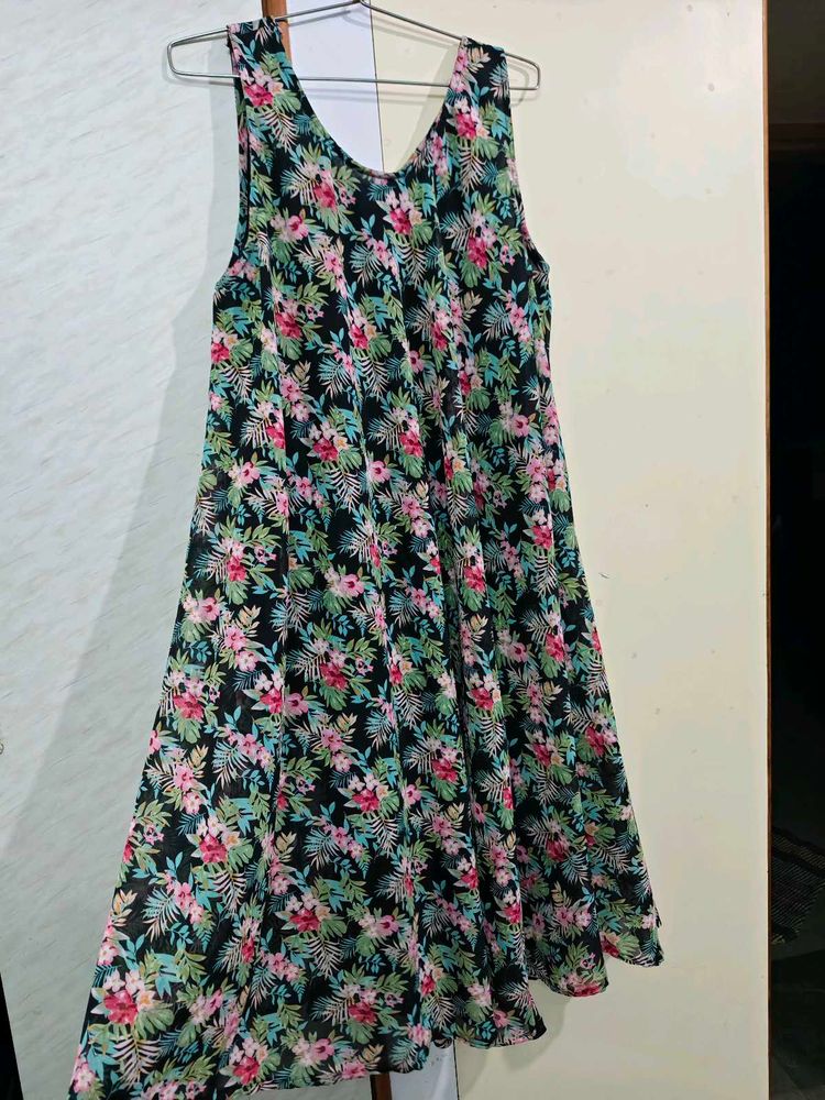 New Floral Midi Dress 🌺