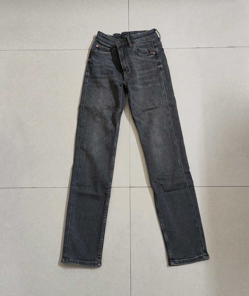 Stylish Dark Wash Straight Leg Jeans
