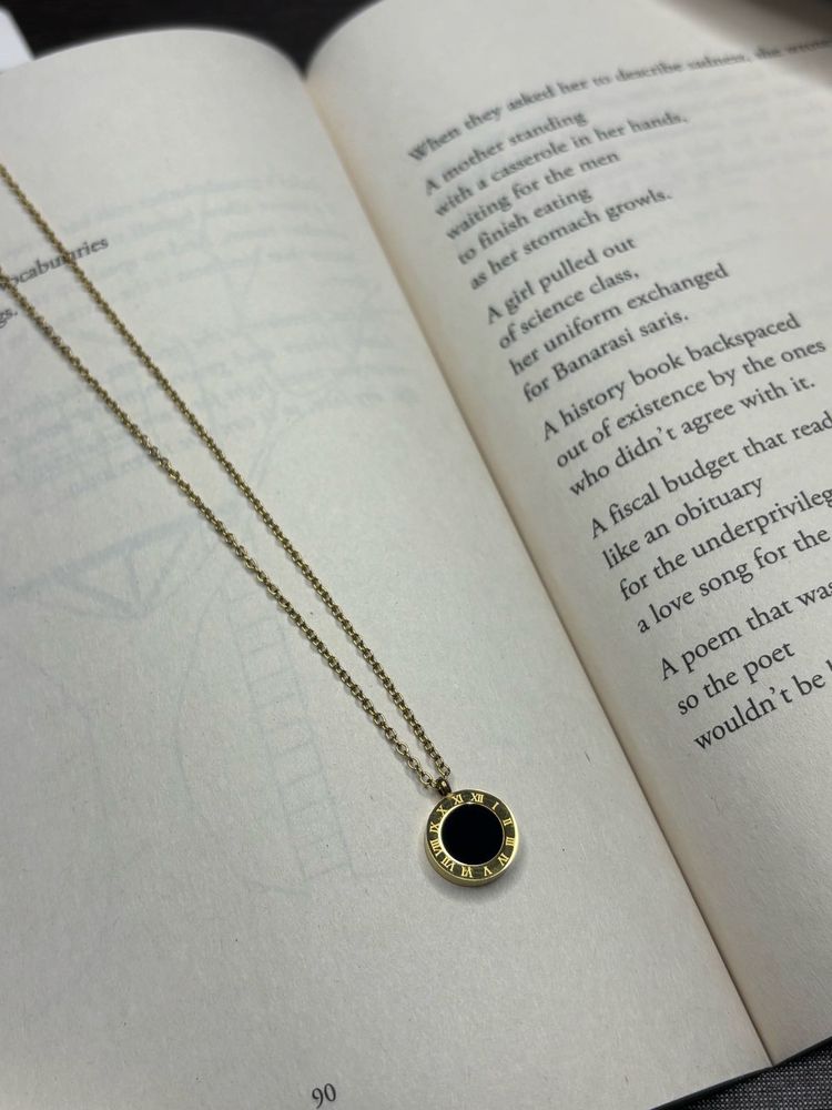 Elegant Roman Numeral Dual tone Pendant Necklace