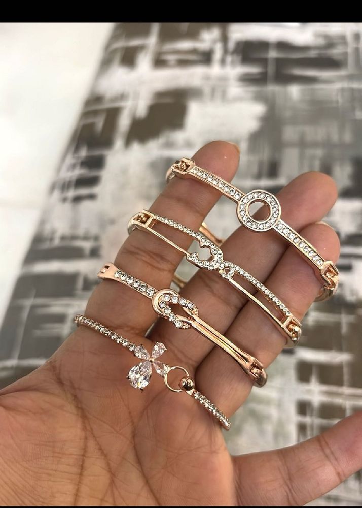 Set of 4Bracelets and liptint