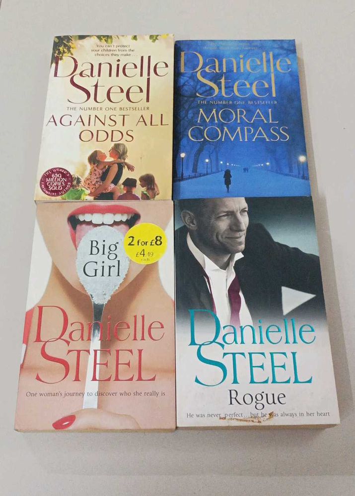 📓📔Danielle Steel Book Lot