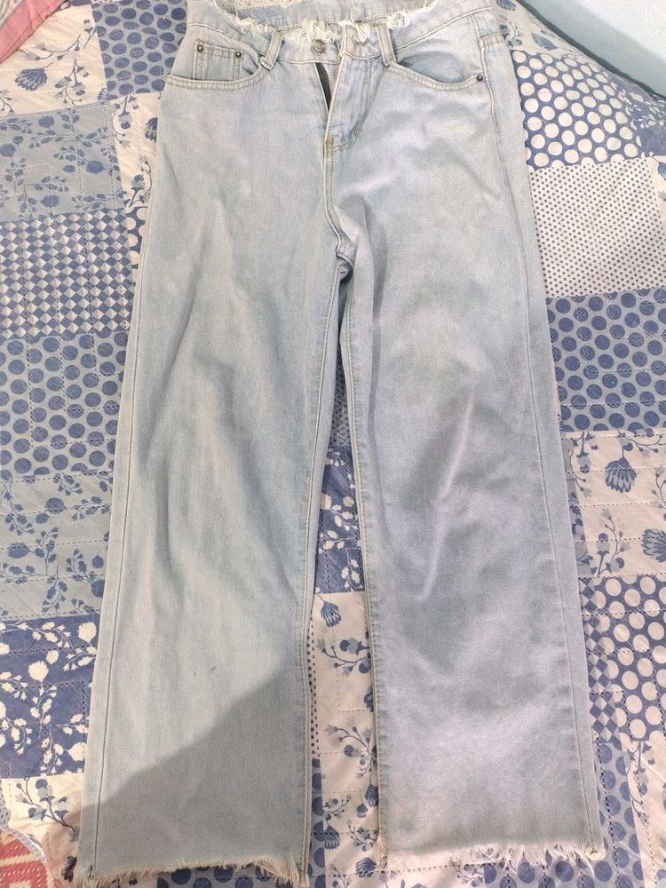 Light Wash Frayed Hem Jeans