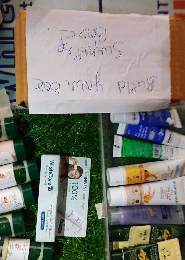build your surprise box contains 10 product