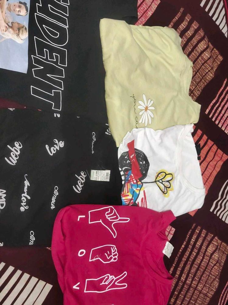 Lot of 5 Graphic T-Shirts
