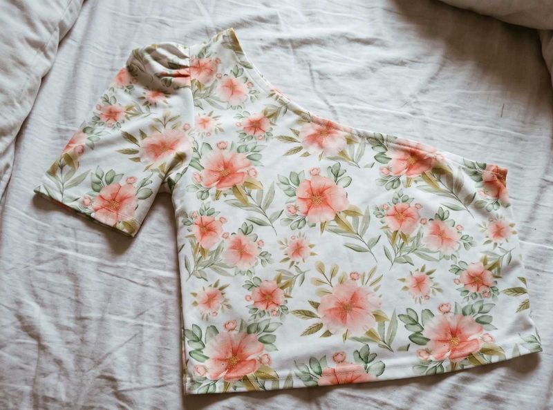 SHEIN Floral One-Shoulder Top Combo