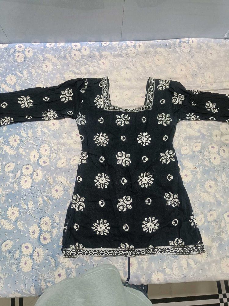 Stylish Black Kurta with White Print