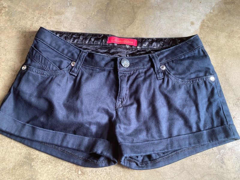 Paris Hilton shorts y2k