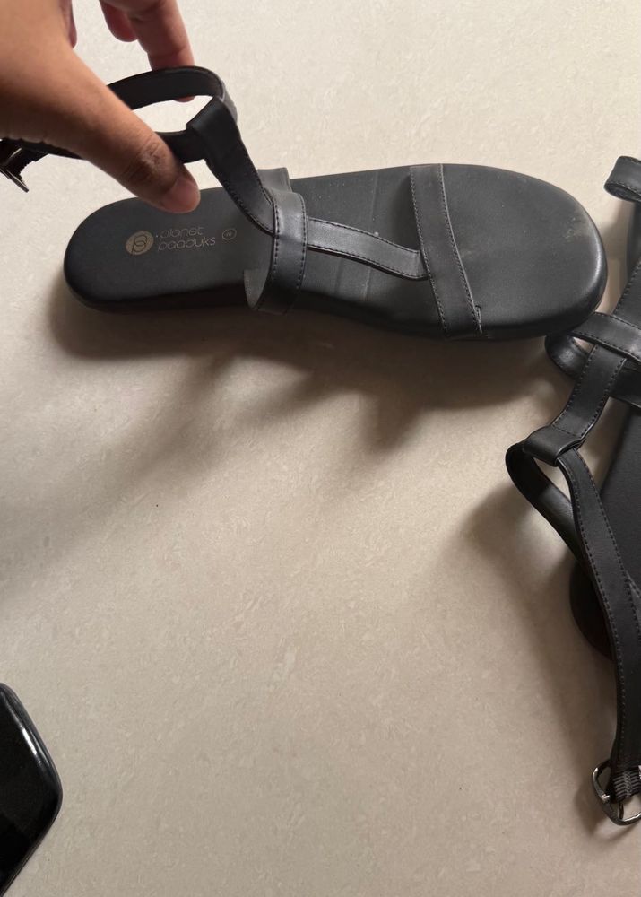 Stylish Black Flat Sandals