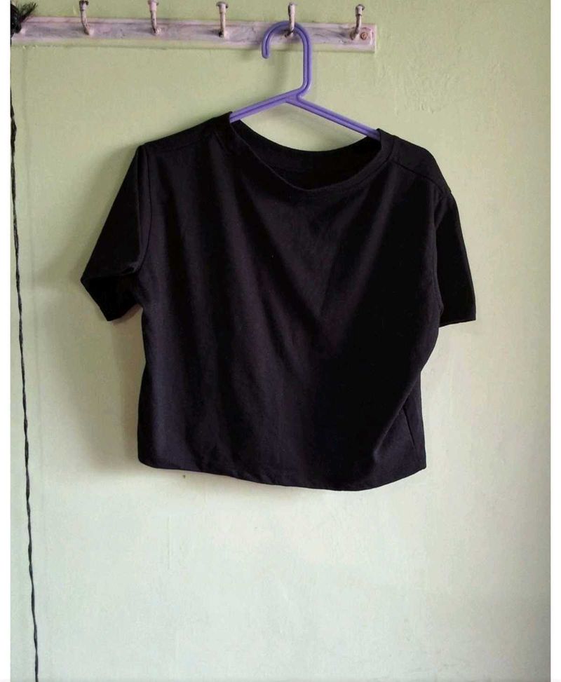 Plain Black Cropped T-Shirt