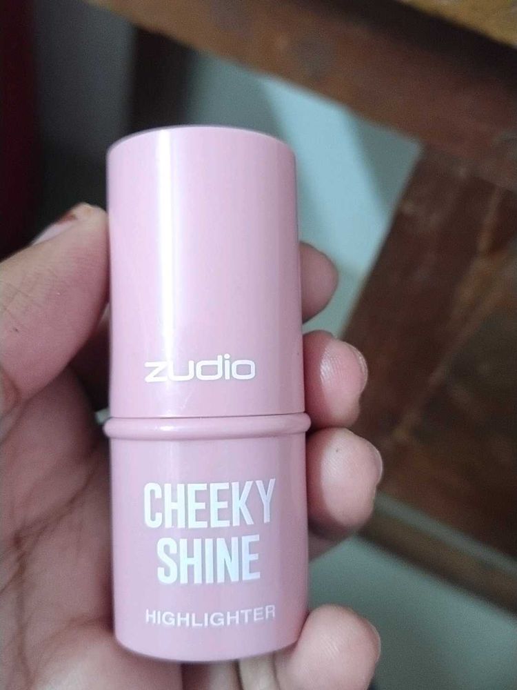 Zudio Cheeky Shine Highlighter