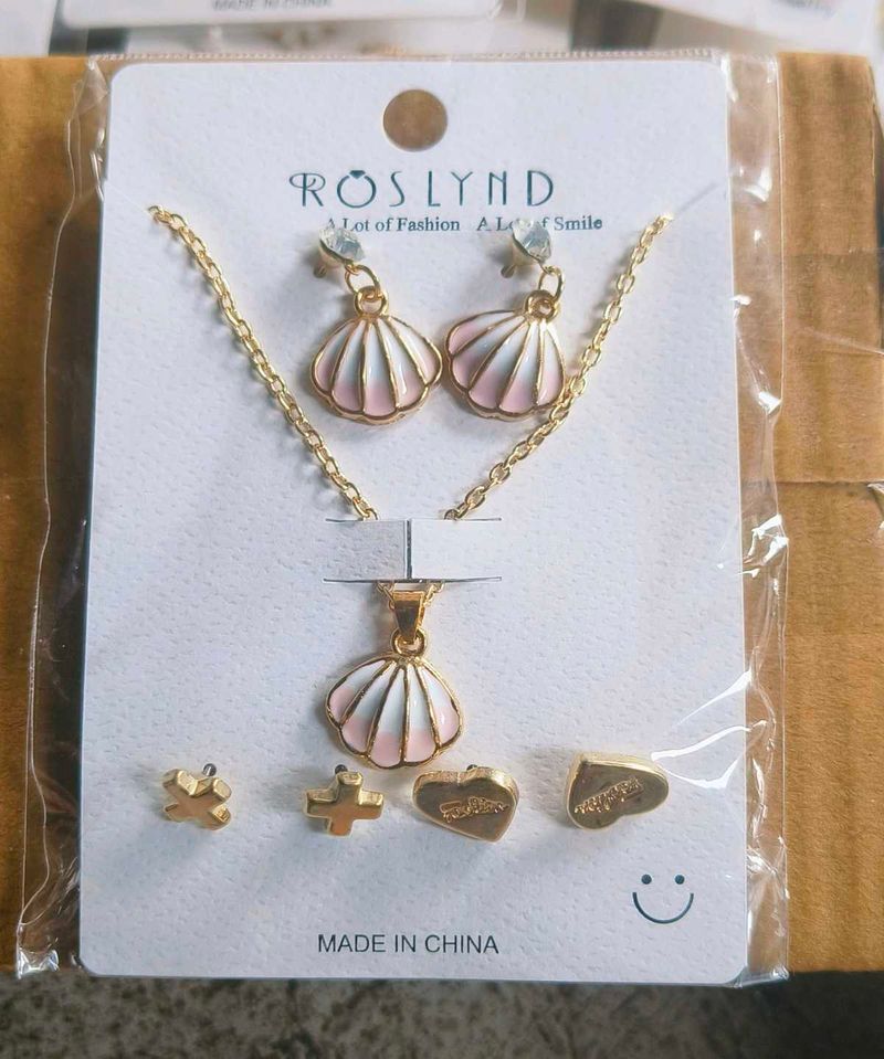 Earring And Pendent Set Card