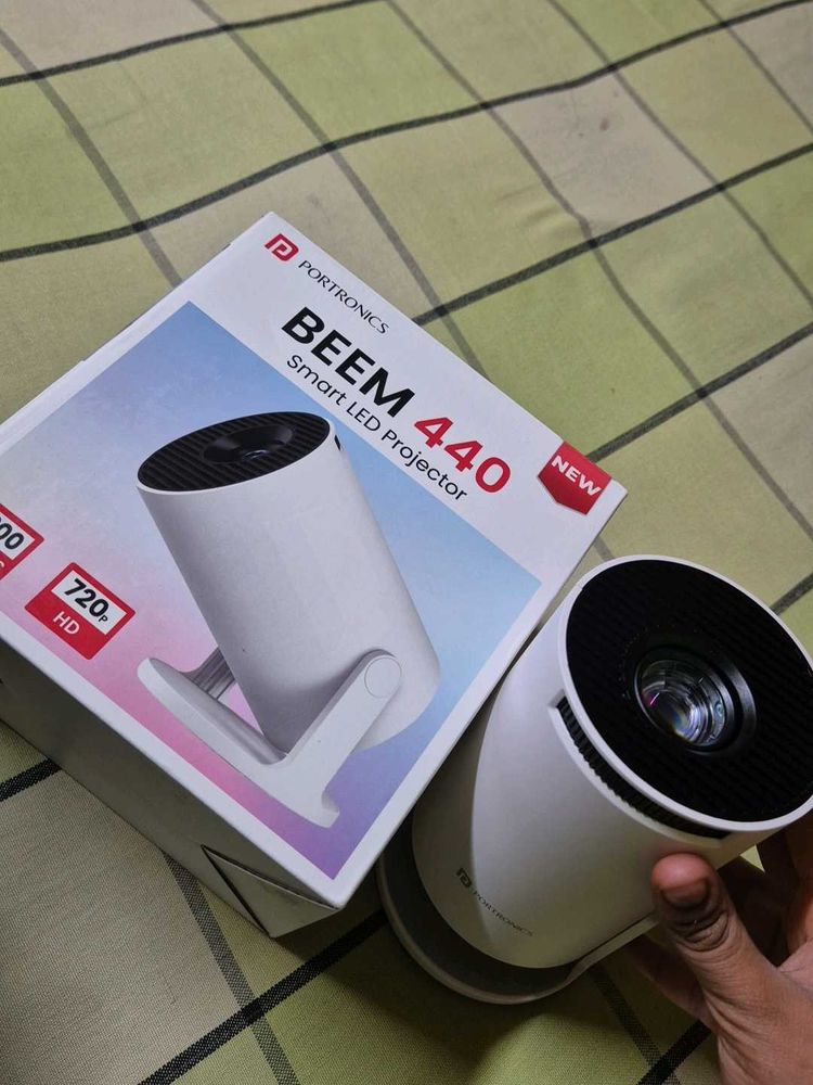 Portronics BEEM 440 Smart LED Projector