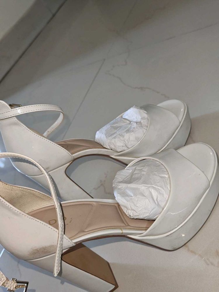 Chic White Platform Heels