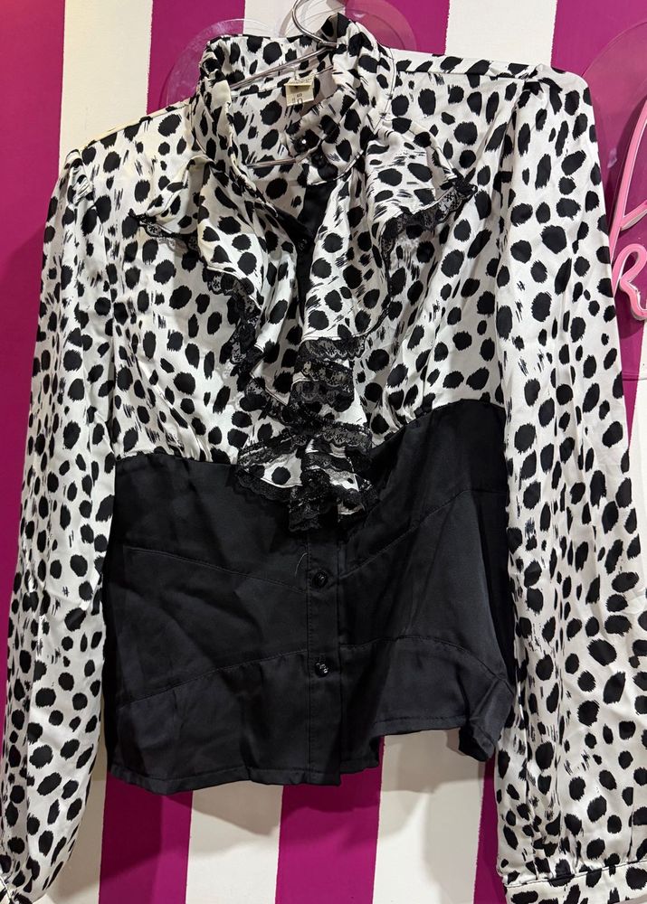 Chic Black &amp; White Dalmatian Print Ruffle Top