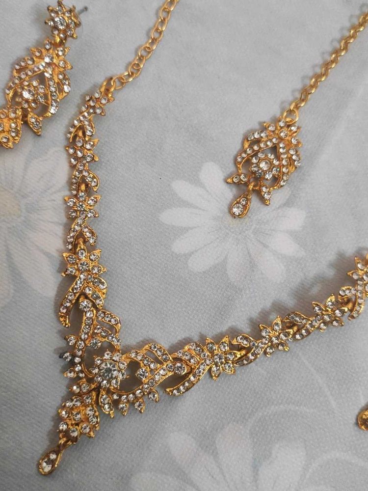 Stunning Gold-Tone Bridal Jewellery Set