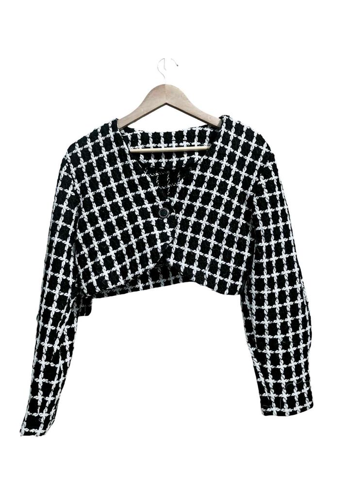 Chic Black and White Checkered Cropped Jacket