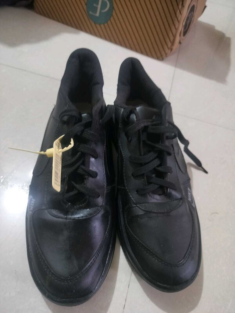 Men's Black Nike Sneakers (7A copy)