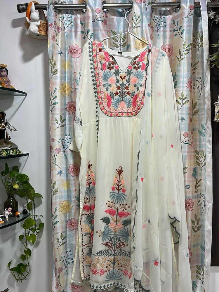Beautiful Embroidered Kurta Set