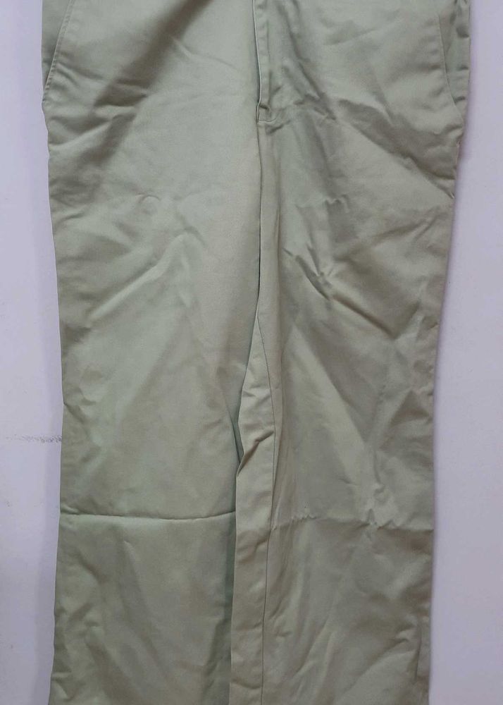 Classic Khaki pants