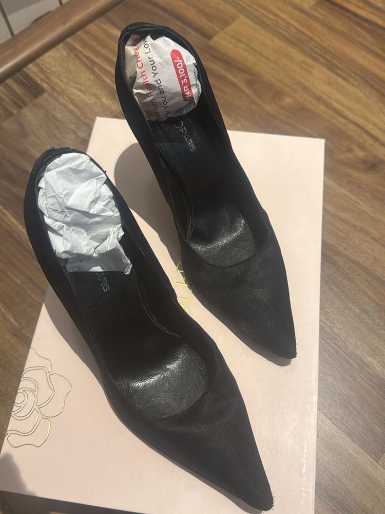 COSMO PARIS Designer Black Silk Pointed-Toe Heels