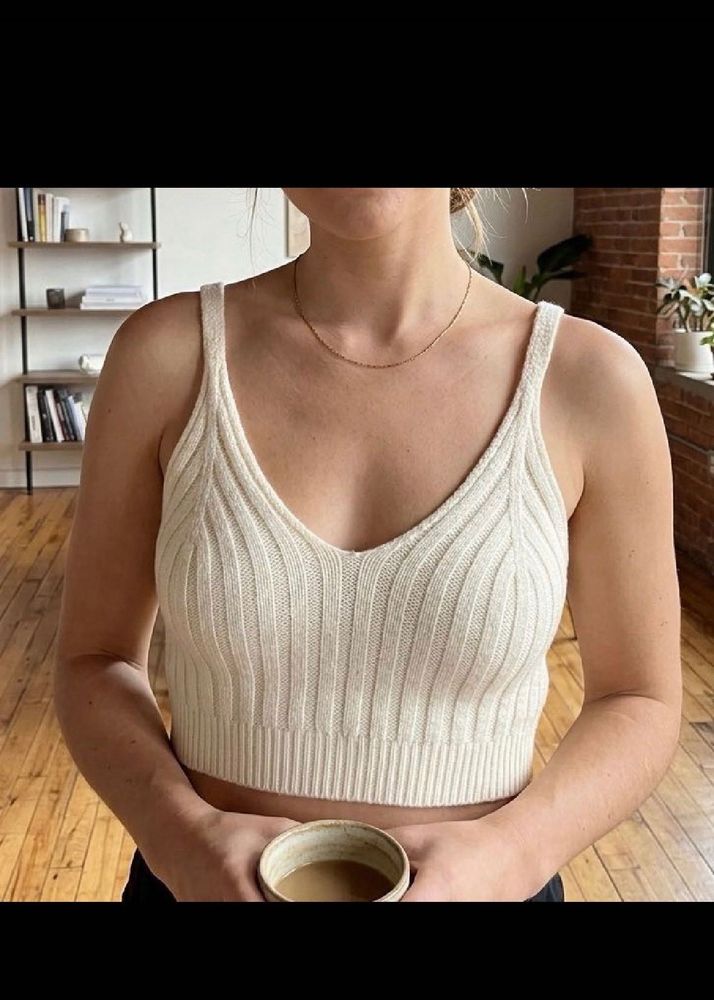 Cream Ribbed Knit V-Neck Crop Top