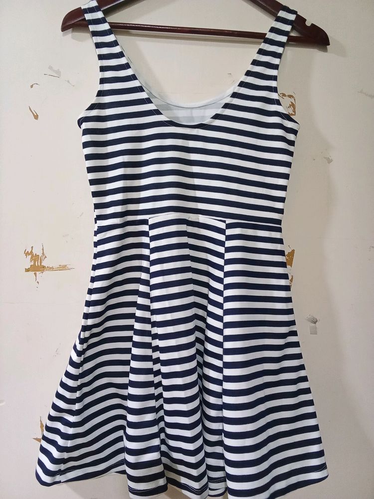 H&amp;M New Navy &amp; White Striped Skater Dress