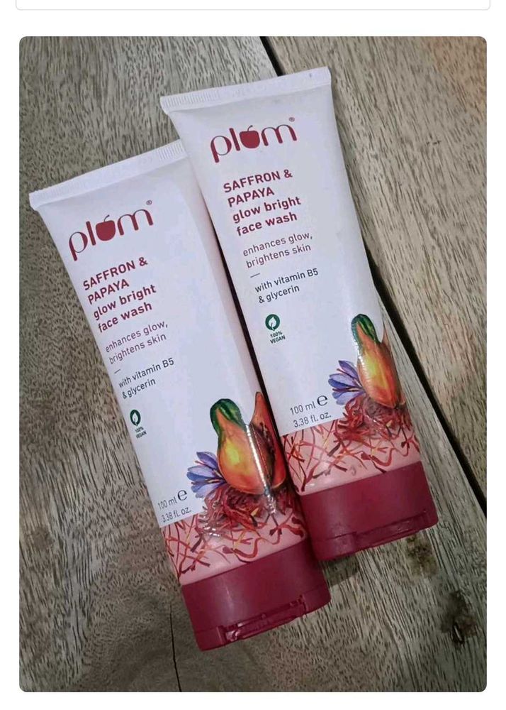 Plum Saffron &amp; Papaya Glow Bright Face Wash