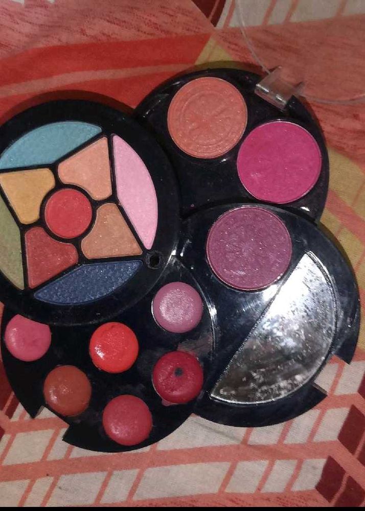 Multi-Color Makeup Palette