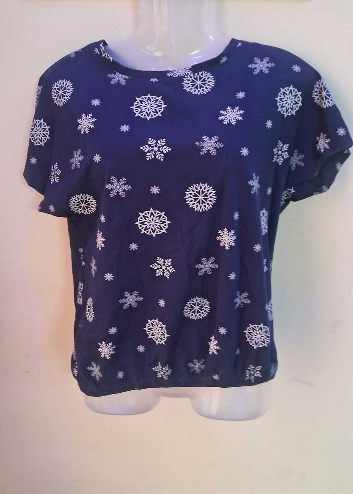 Medium Size Blue Snowflake Print Top