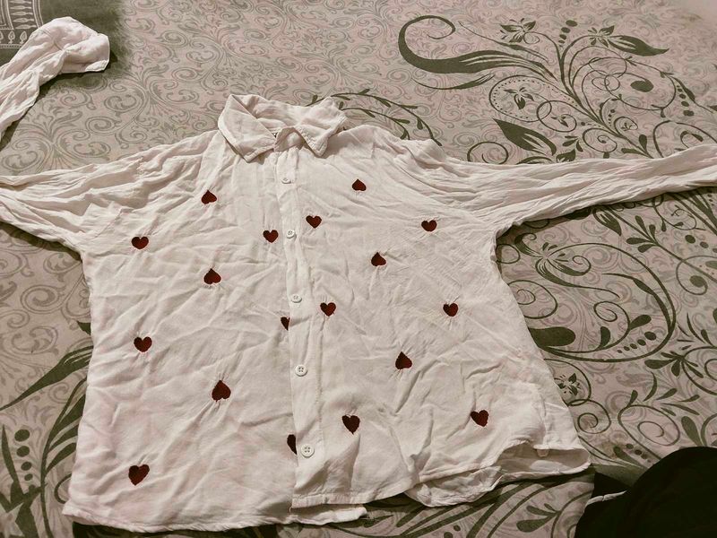 Cute White Heart Print Shirt