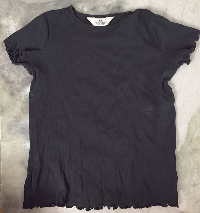 Basic Black T-Shirt with Lettuce Trim