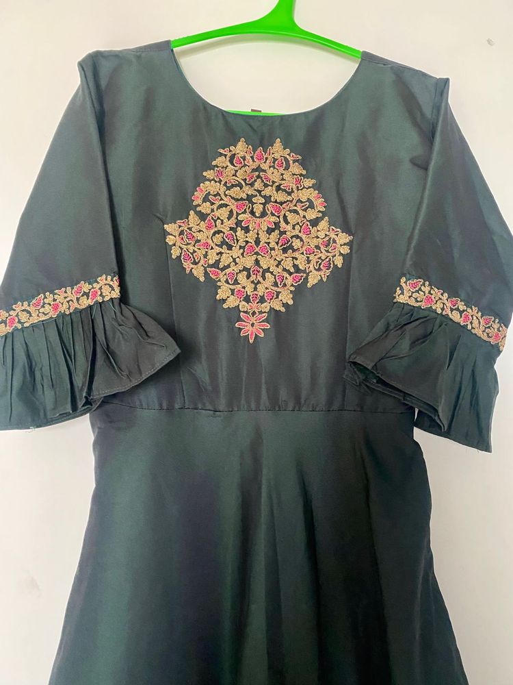 *Best Deal*Olive Green Long Frock Along With Dupat