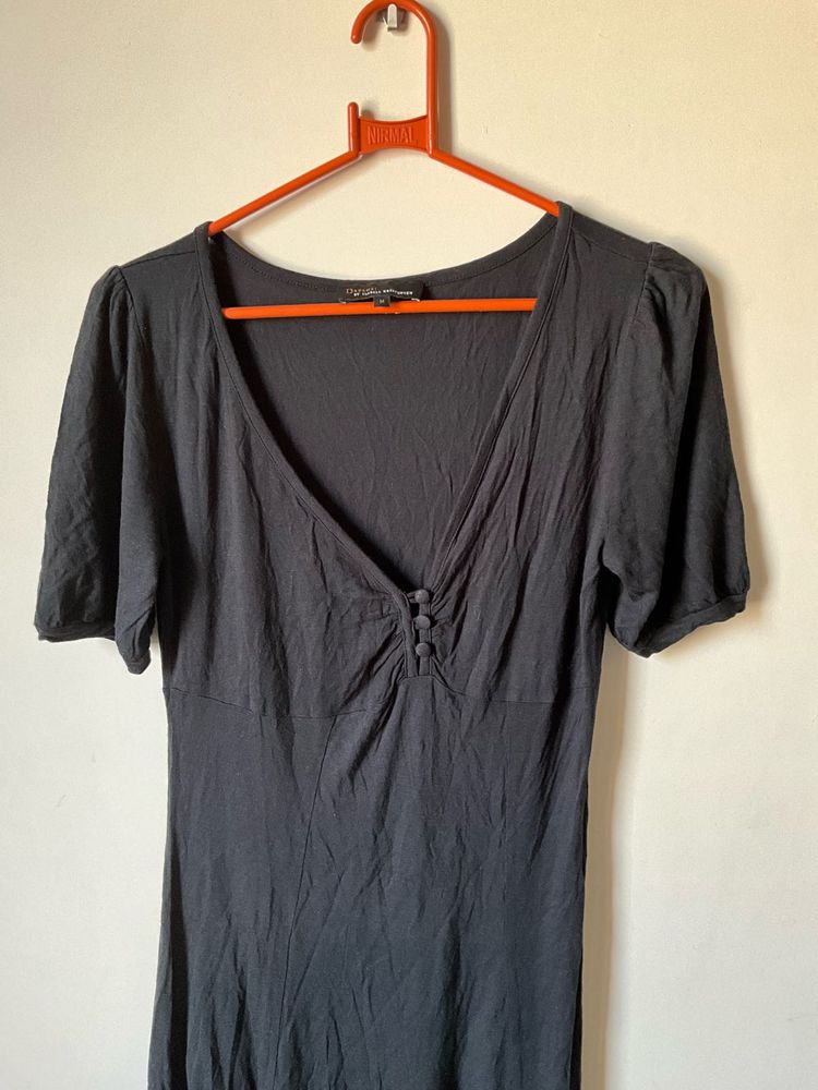 Chic V-Neck Button Detail Black Dress
