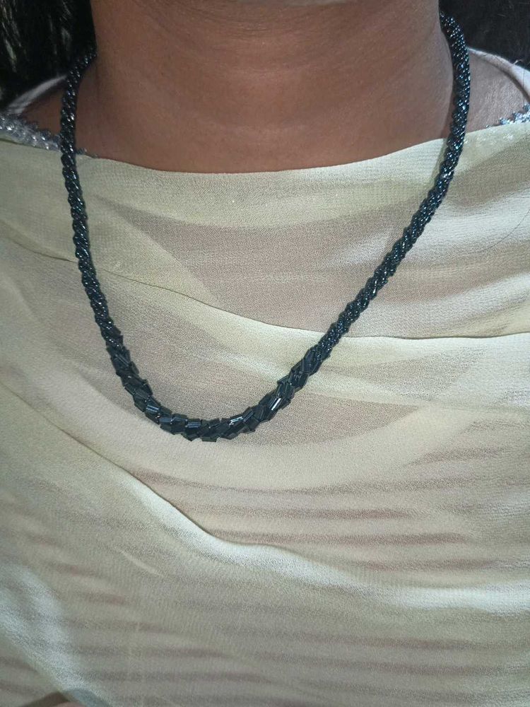 Elegant Blue Beaded Necklace